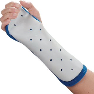 DeRoyal Plastic Colles’ Splint with Foam Padding