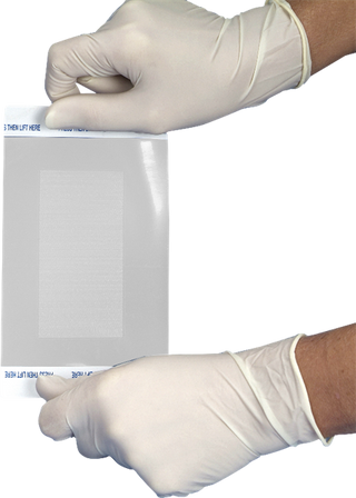 DeRoyal Dermanet AG+ Border Antimicrobial Surgical Site Dressing